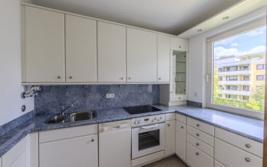 Attraktive 2-Zimmer Wohnung mit Loggia in zentraler, ruhiger Lage von Laim