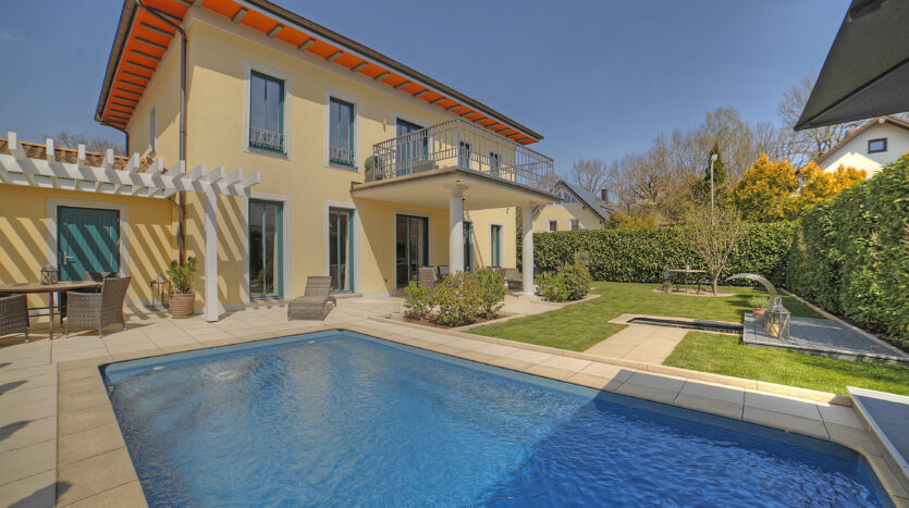 Einfamilienhaus mit Pool