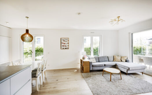 Neuwertige Wohnung mit Weitblick ins Grüne