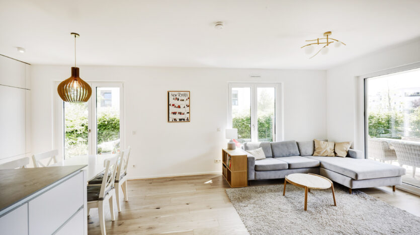 Neuwertige Wohnung mit Weitblick ins Grüne