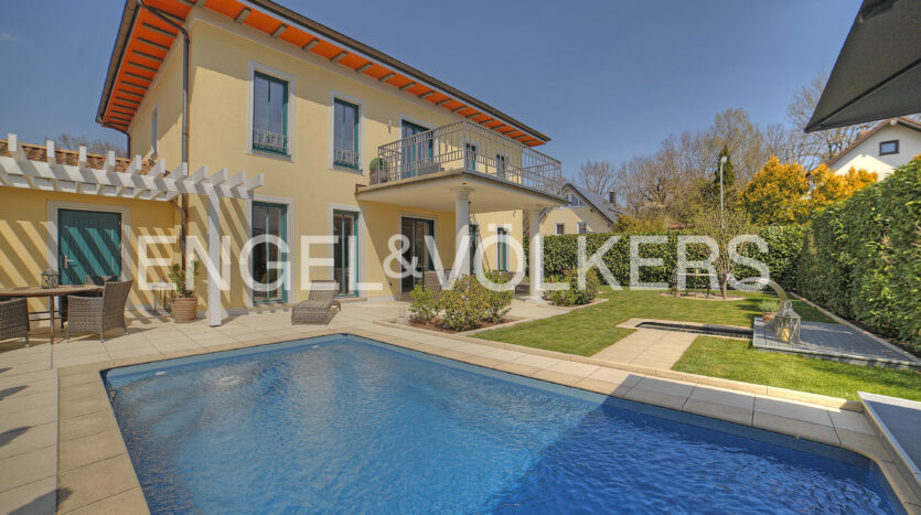 VERKAUFT: Einfamilienhaus mit Pool