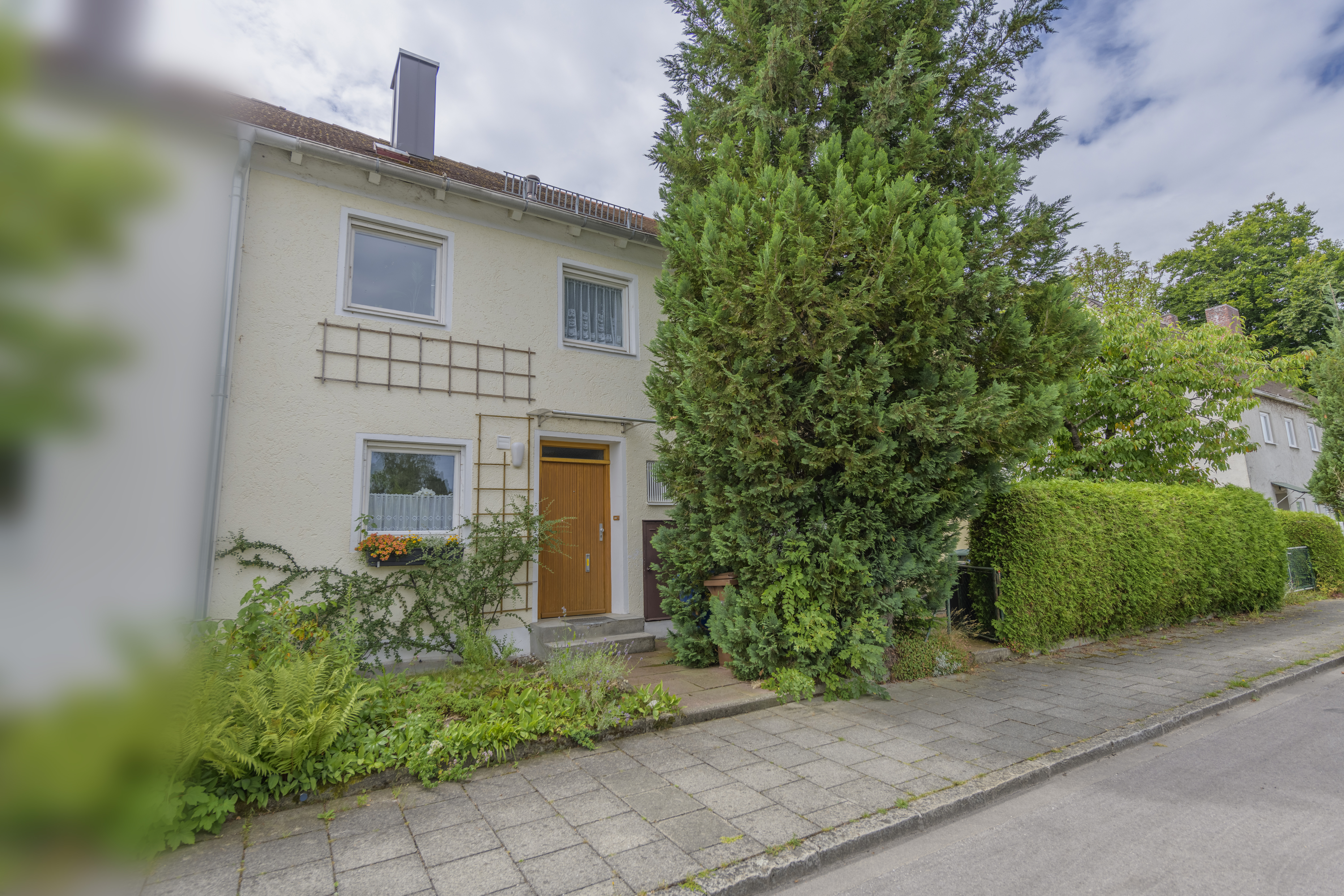 Reihenmittelhaus in ruhiger Lage von Obermenzing