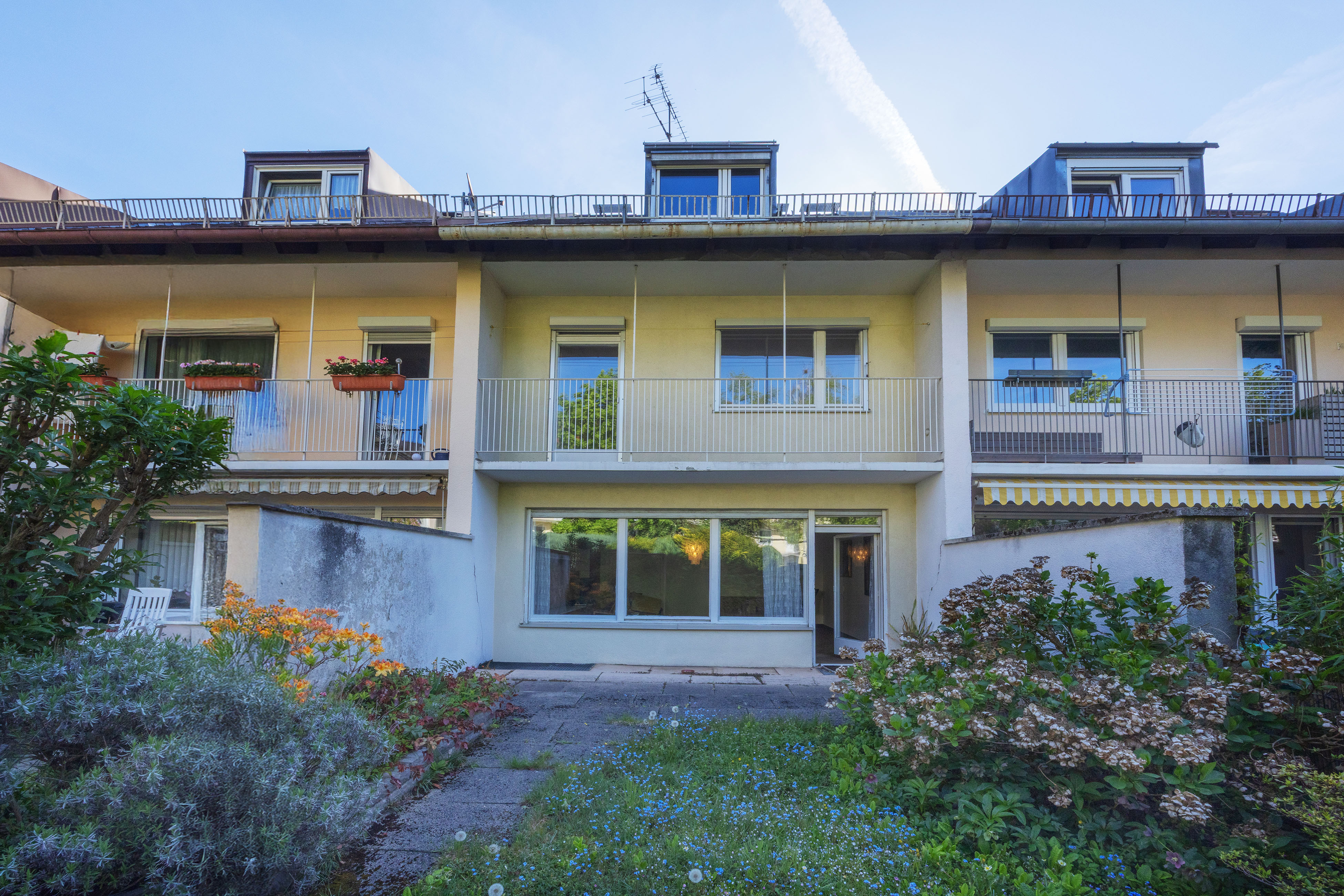 Charmantes Reihenmittelhaus mit Potenzial in ruhiger Lage