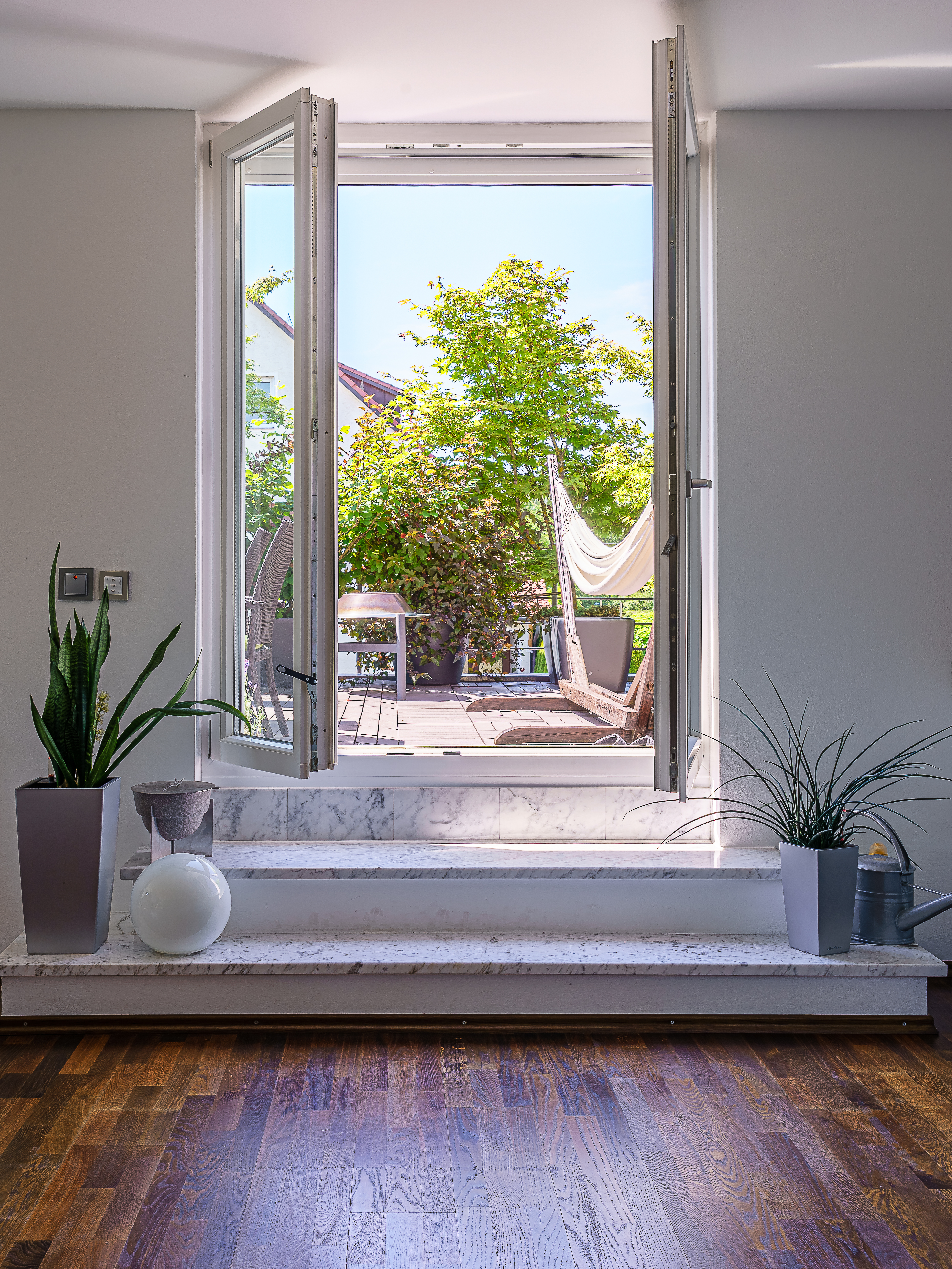 Charmante, lichtdurchflutete Maisonette-Wohnung mit Haus-in-Haus-Charakter in Stadtrandlage