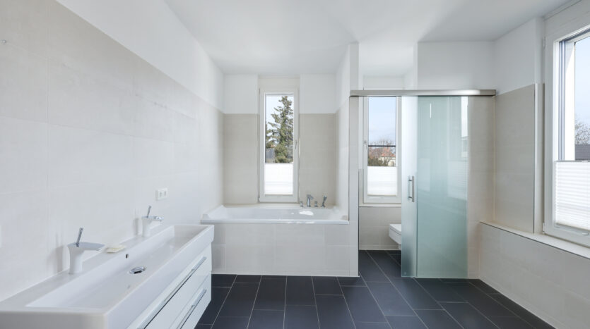 Citynahes Wohnen mit Ruhe und Komfort. Stilvolle 4,5-Zimmer-Wohnung mit Loft-Charakter und Südterrasse in zentraler Lage von Pasing