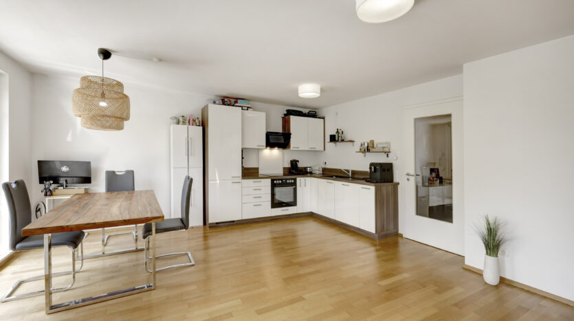 Lichtdurchflutete 3-Zimmer-Wohnung mit zwei Balkonen. Stilvoll leben in Obermenzing