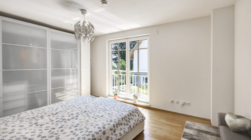 Lichtdurchflutete 3-Zimmer-Wohnung mit zwei Balkonen. Stilvoll leben in Obermenzing