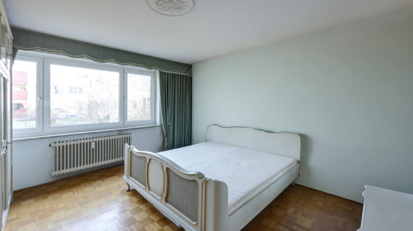 Renovierungsbedürftige 3-Zimmer-Wohnung in Bestlage von Nymphenburg