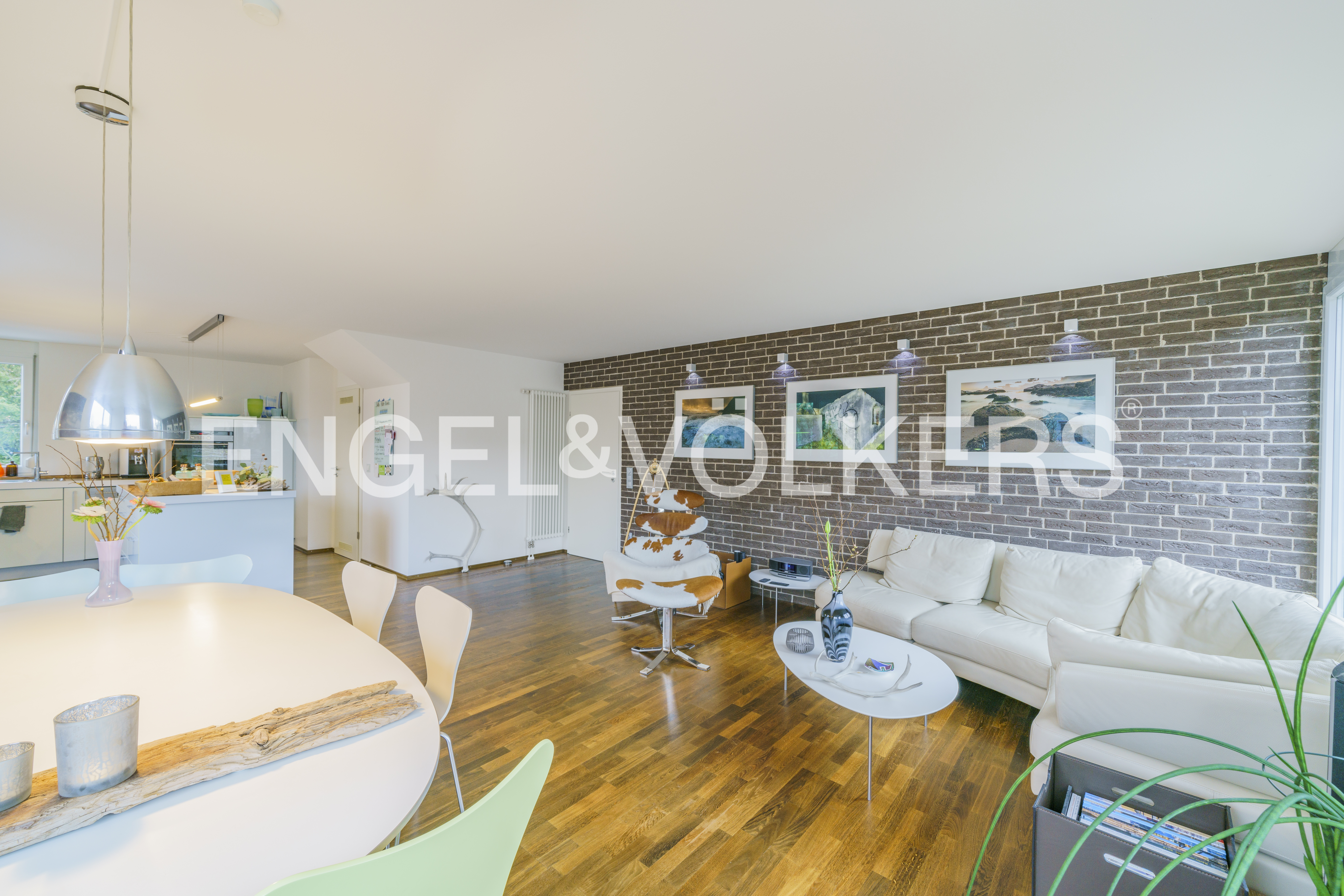 VERKAUFT: Charmante, lichtdurchflutete Maisonette-Wohnung mit Haus-in-Haus-Charakter in Stadtrandlage